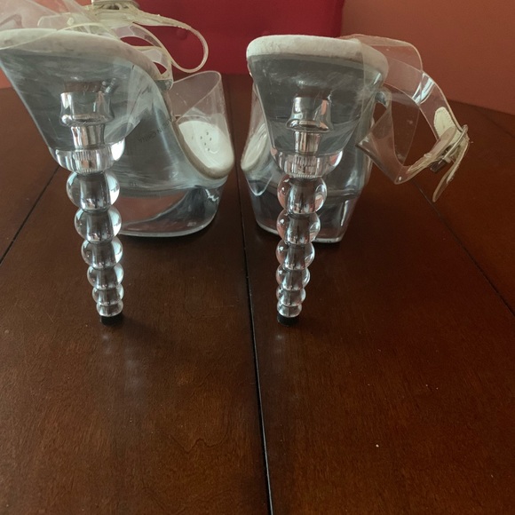 Shoes - Picture 3 of 5